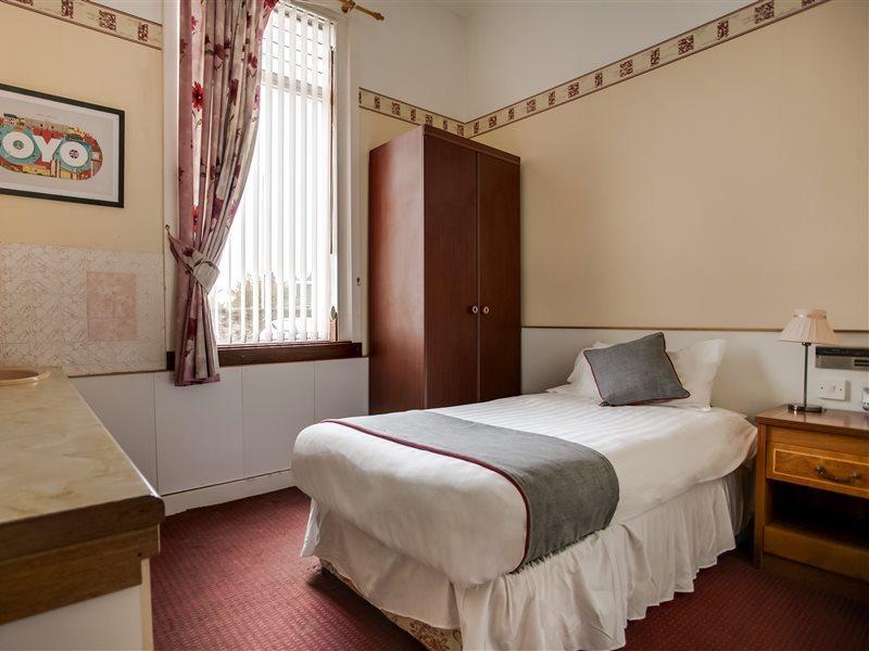 Oyo Glenpark Hotel, Ayr Central Екстериор снимка