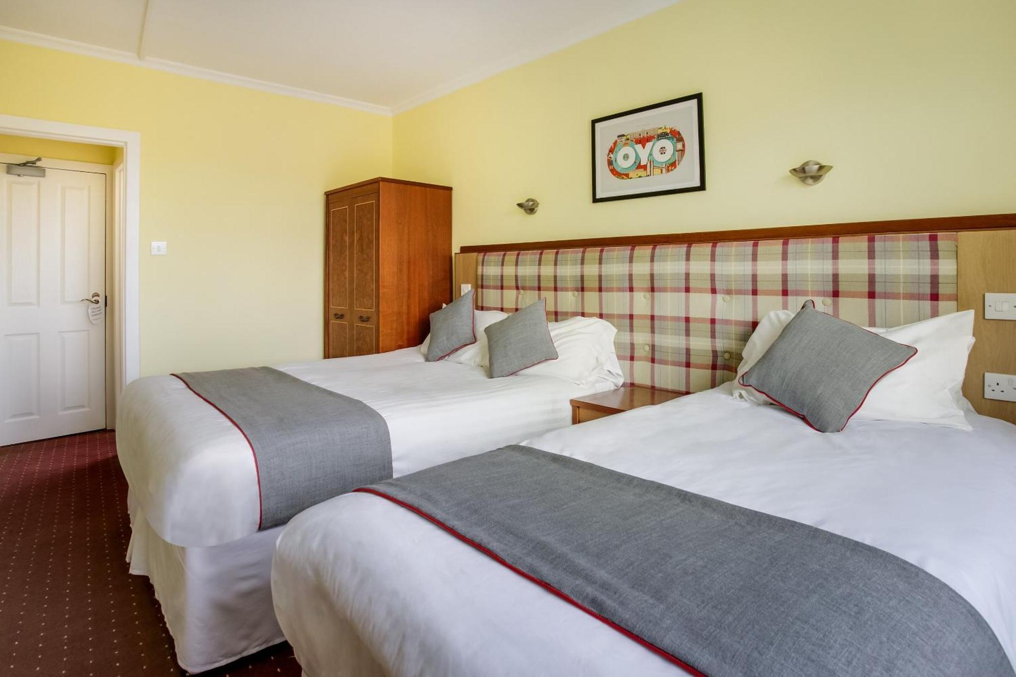 Oyo Glenpark Hotel, Ayr Central Екстериор снимка