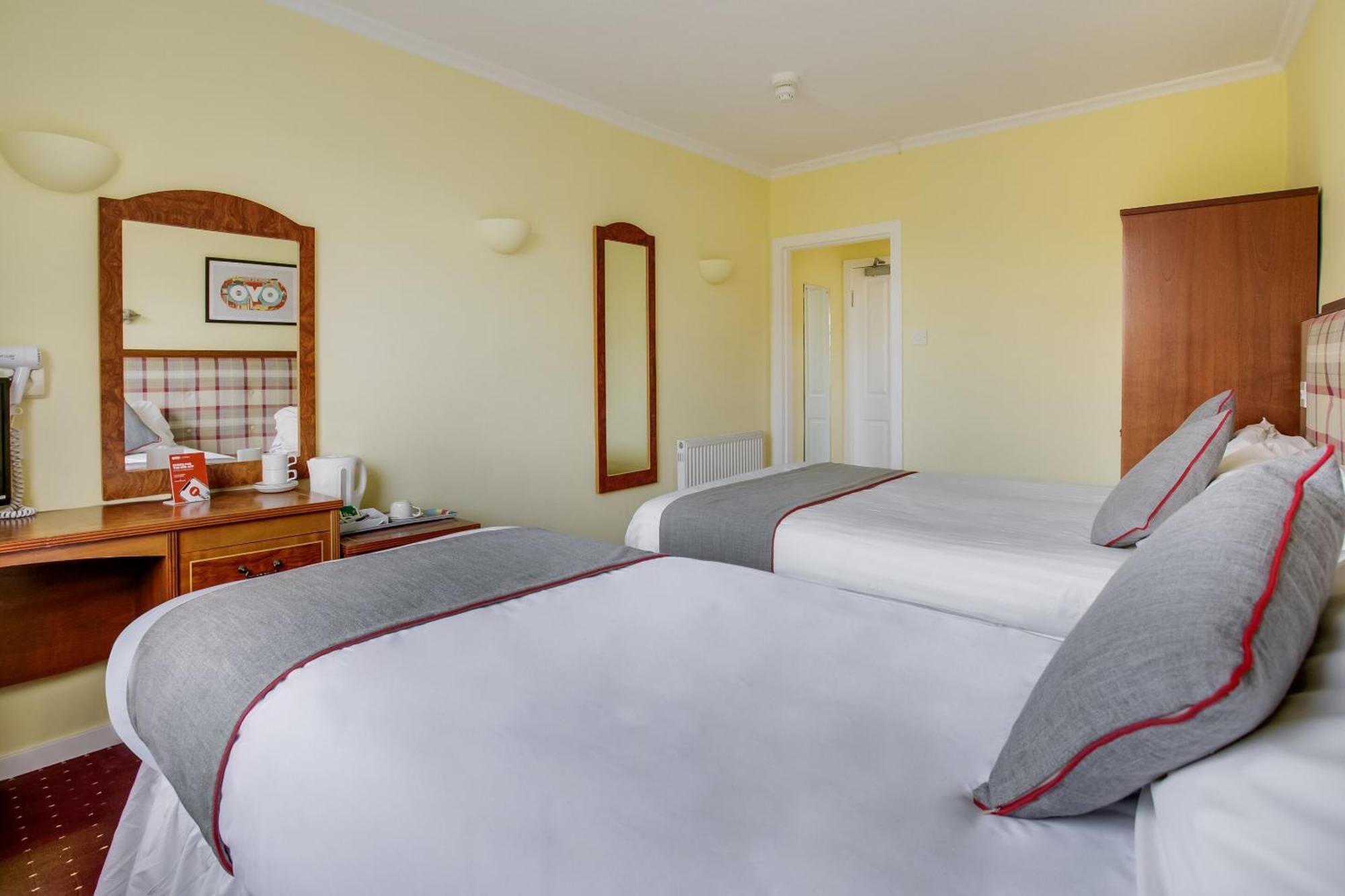 Oyo Glenpark Hotel, Ayr Central Екстериор снимка