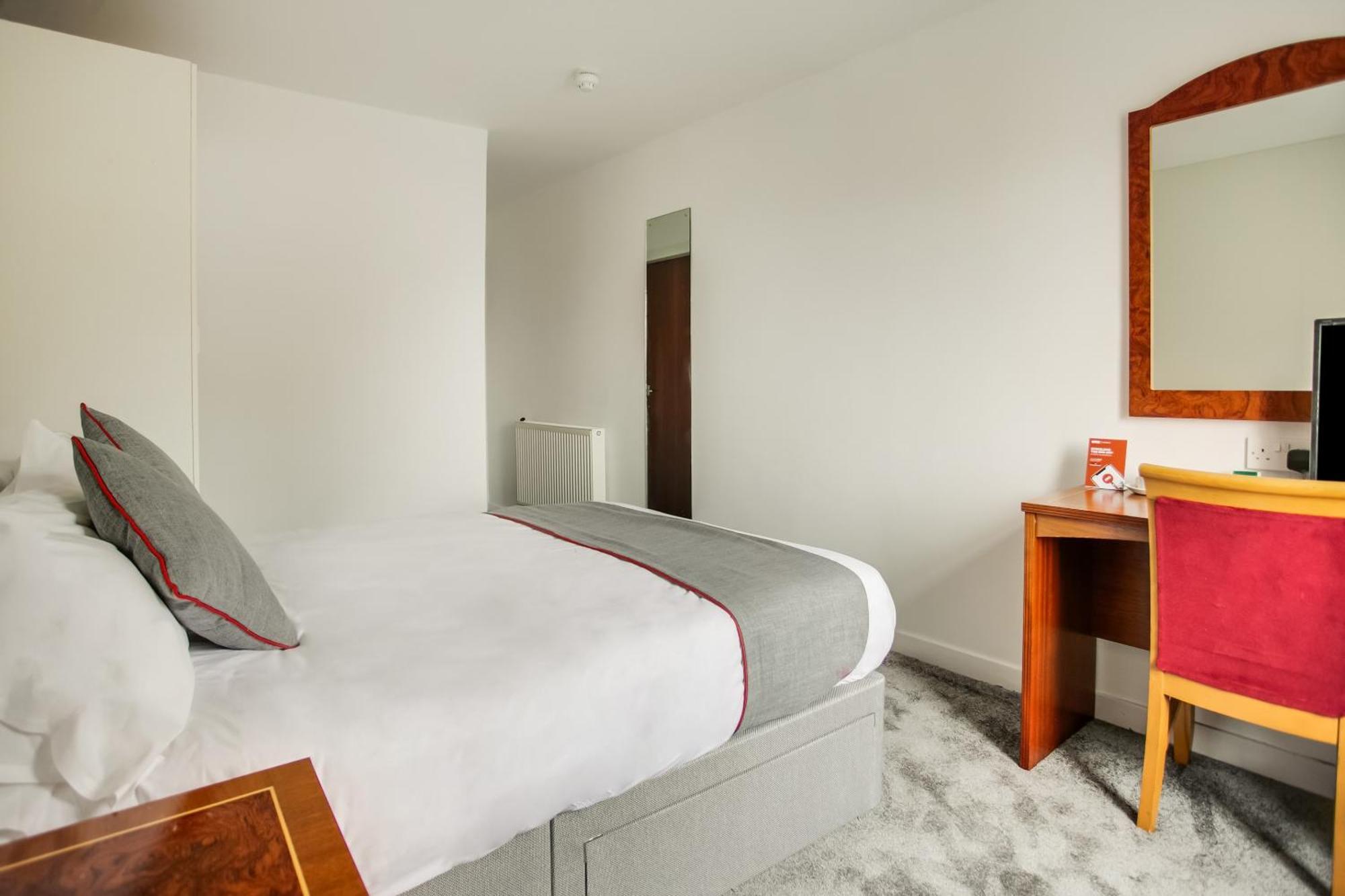 Oyo Glenpark Hotel, Ayr Central Екстериор снимка