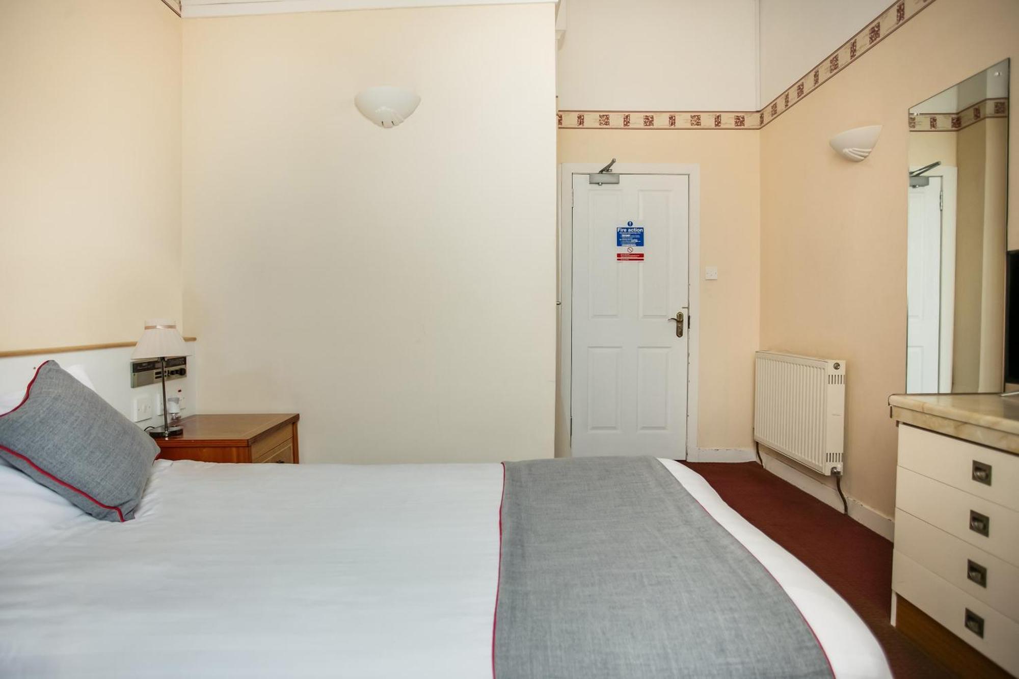 Oyo Glenpark Hotel, Ayr Central Екстериор снимка